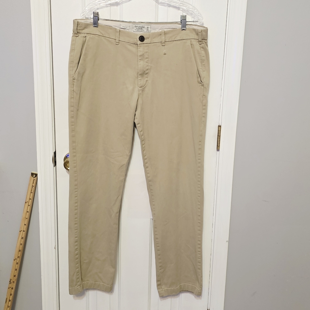 Abercrombie & Fitch Men's Khaki Chinos - Light Tan